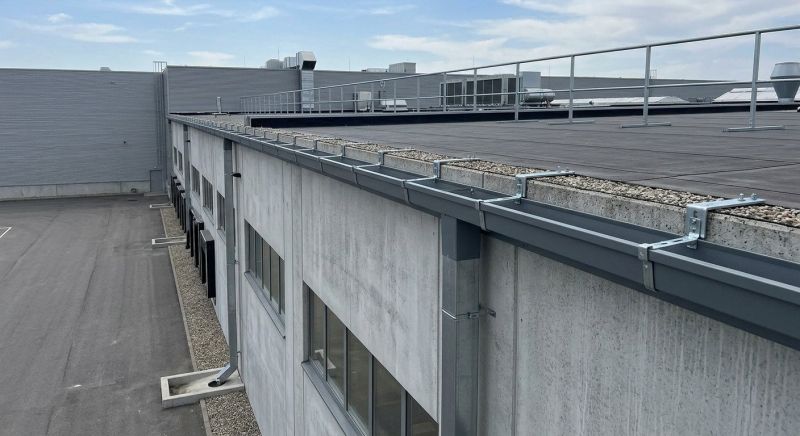 Commercial Gutter Service in Sacramento, CA